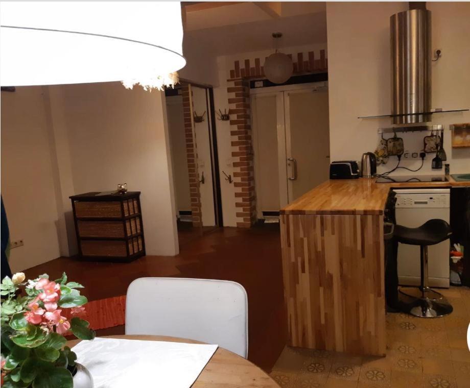 2 Story Studio Apartment Free Parking Included Ryga Zewnętrze zdjęcie